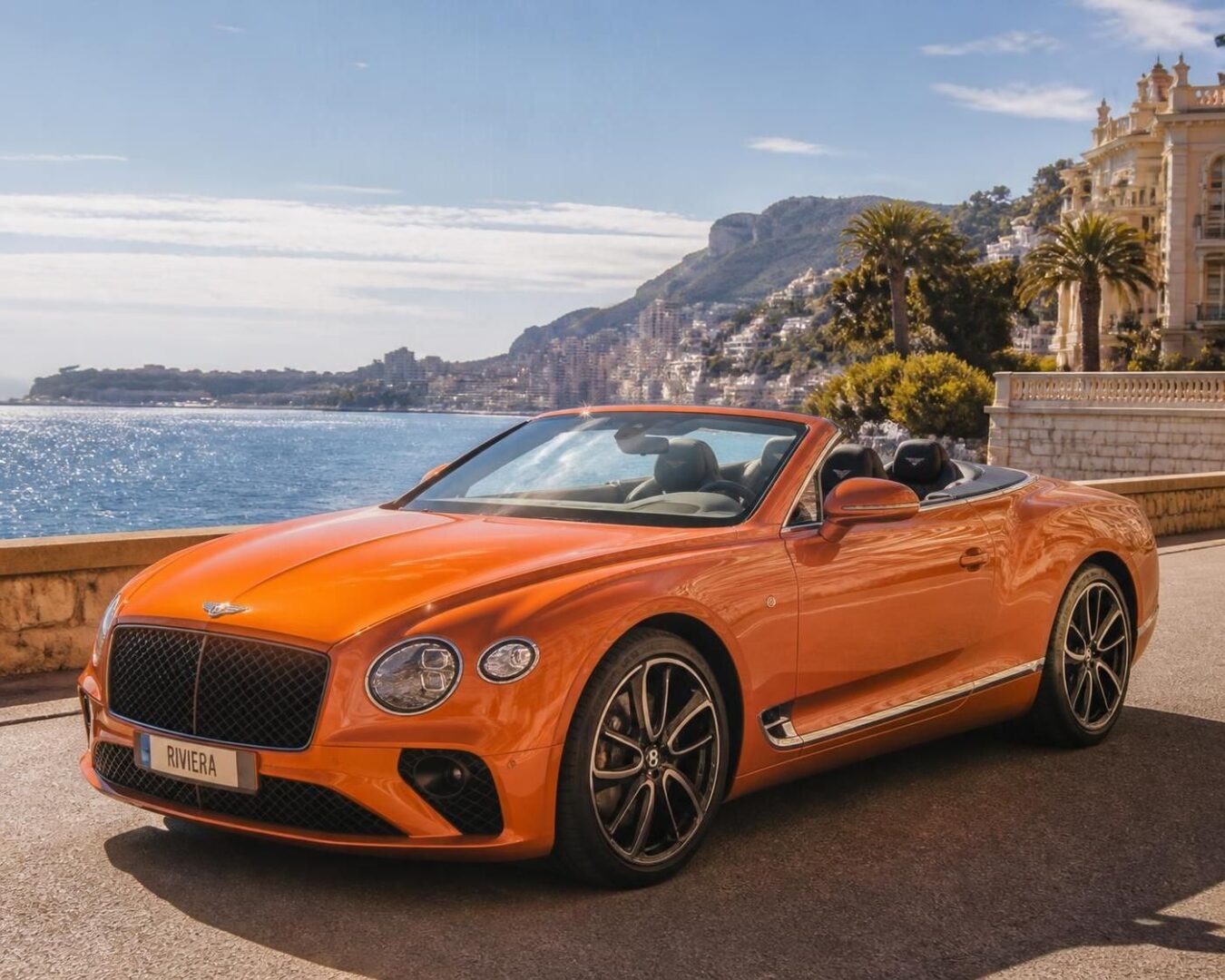 découvrez comment choisir entre cabriolet et coupé peut transformer votre expérience de conduite sur la riviera, alliant style, performance et plaisir de rouler au soleil.